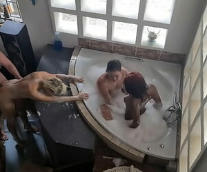 Spa bathtub trio wailing one..